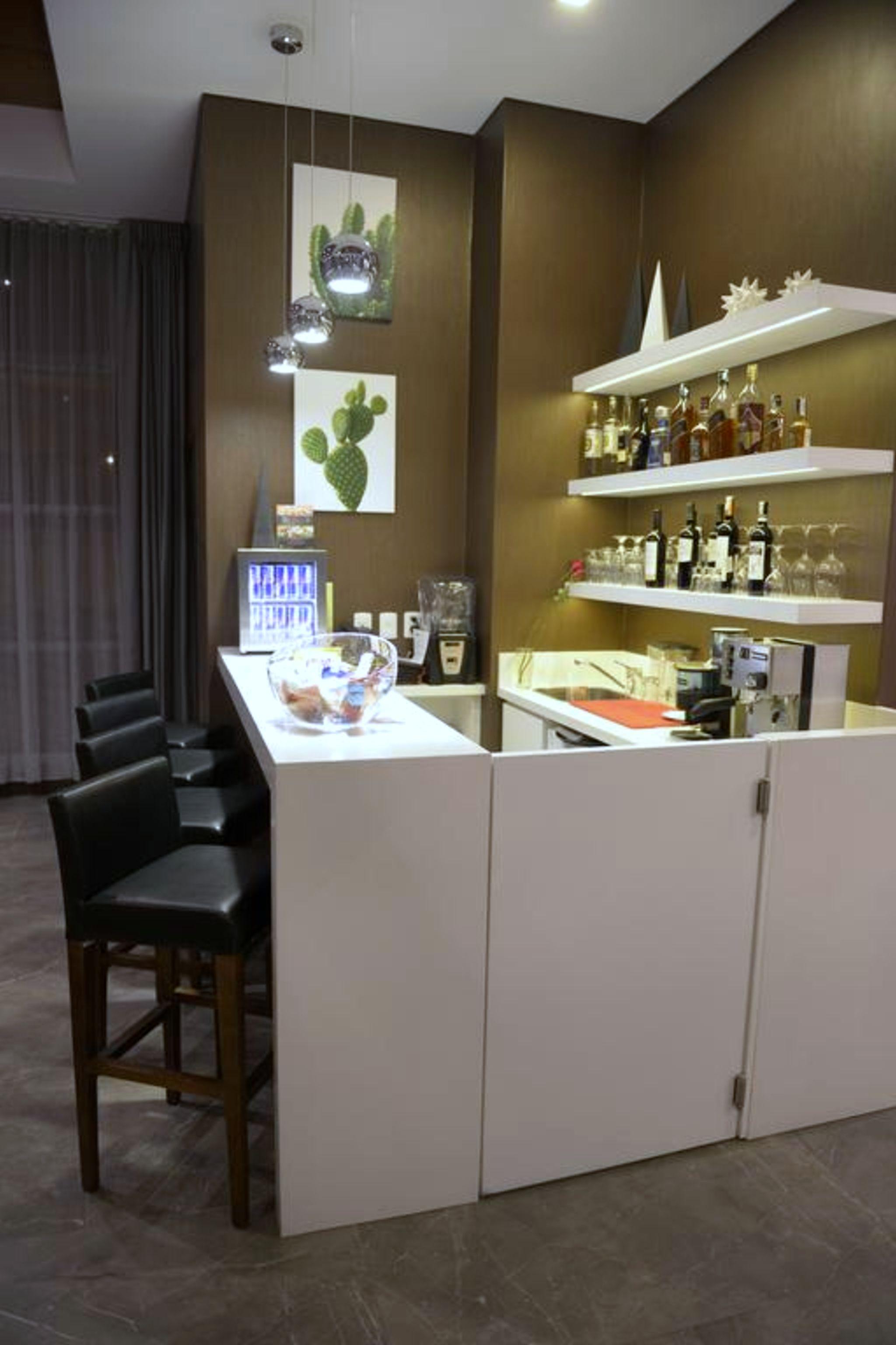 雷诺瓦酒店 拉巴斯 外观 照片